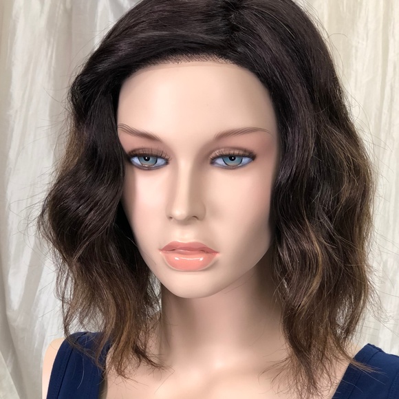 NWT Evanna Rene of Paris-- Marble Brown Wavy Bob Lace Front Wig main image 8